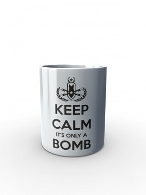 Bílý hrnek KEEP CALM IT'S ONLY A BOMB