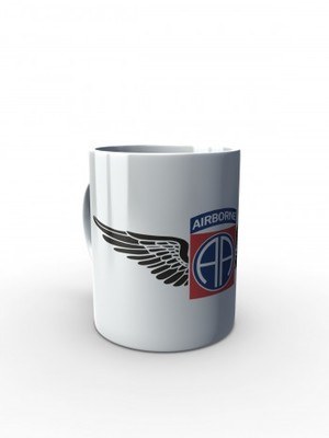 Bílý hrnek U.S. Army 82nd Airborne Division WINGS