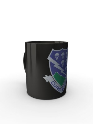 Černý hrnek 506th Infantry Regiment