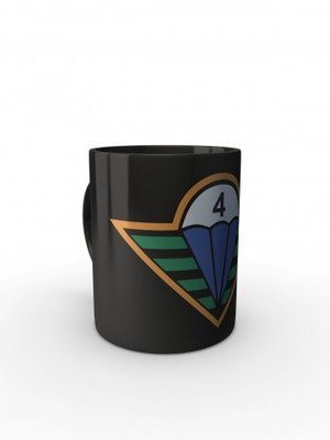 Černý hrnek CAF 4th Rapid Deployment Brigade